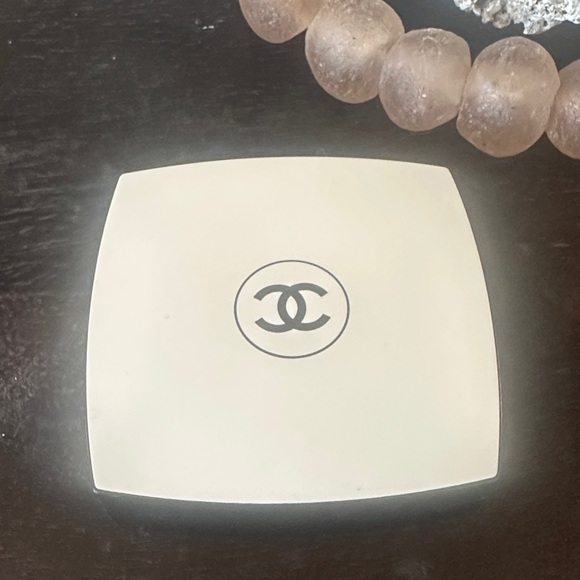 CHANEL Blush with Snowflake Design in Vibrant Pink - Picture 2 of 3